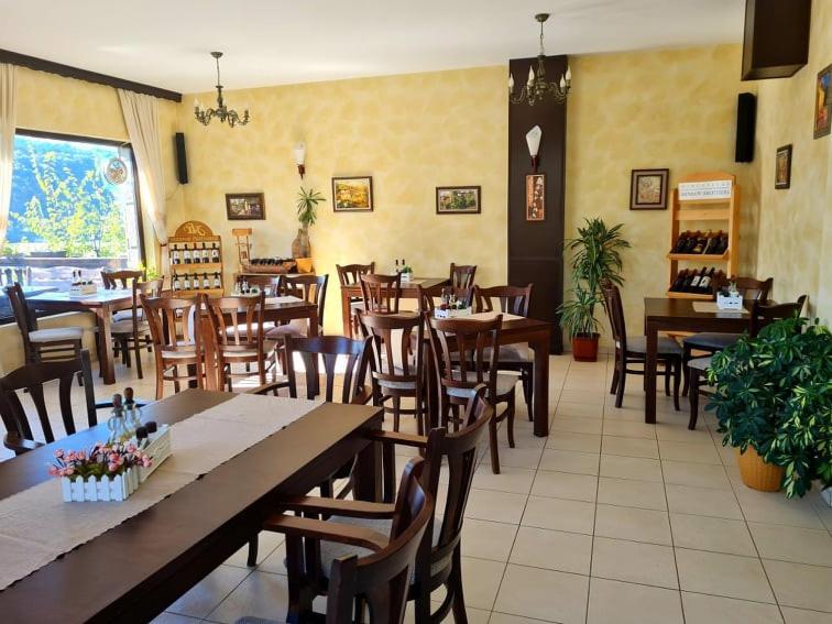 Family Hotel Bela Tryavna Esterno foto