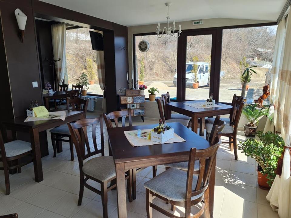 Family Hotel Bela Tryavna Esterno foto