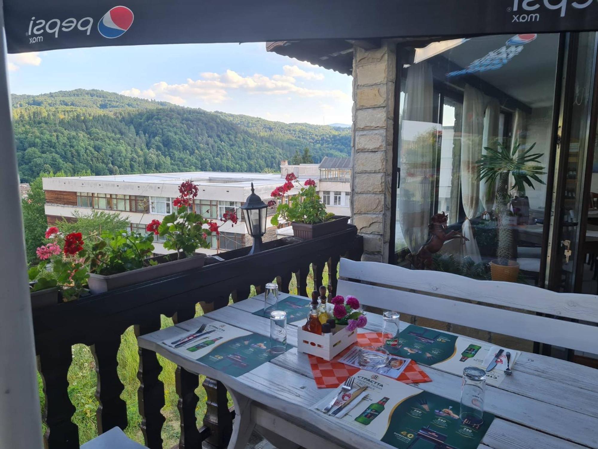 Family Hotel Bela Tryavna Esterno foto