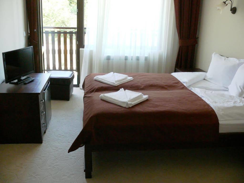 Family Hotel Bela Tryavna Esterno foto
