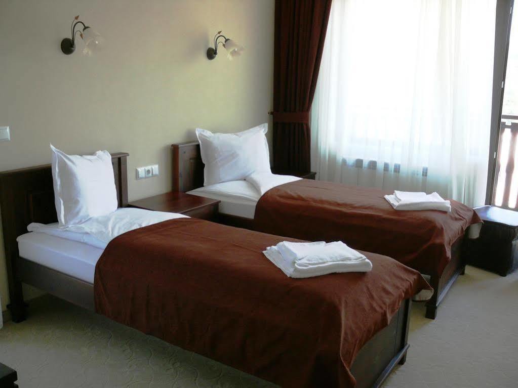 Family Hotel Bela Tryavna Esterno foto