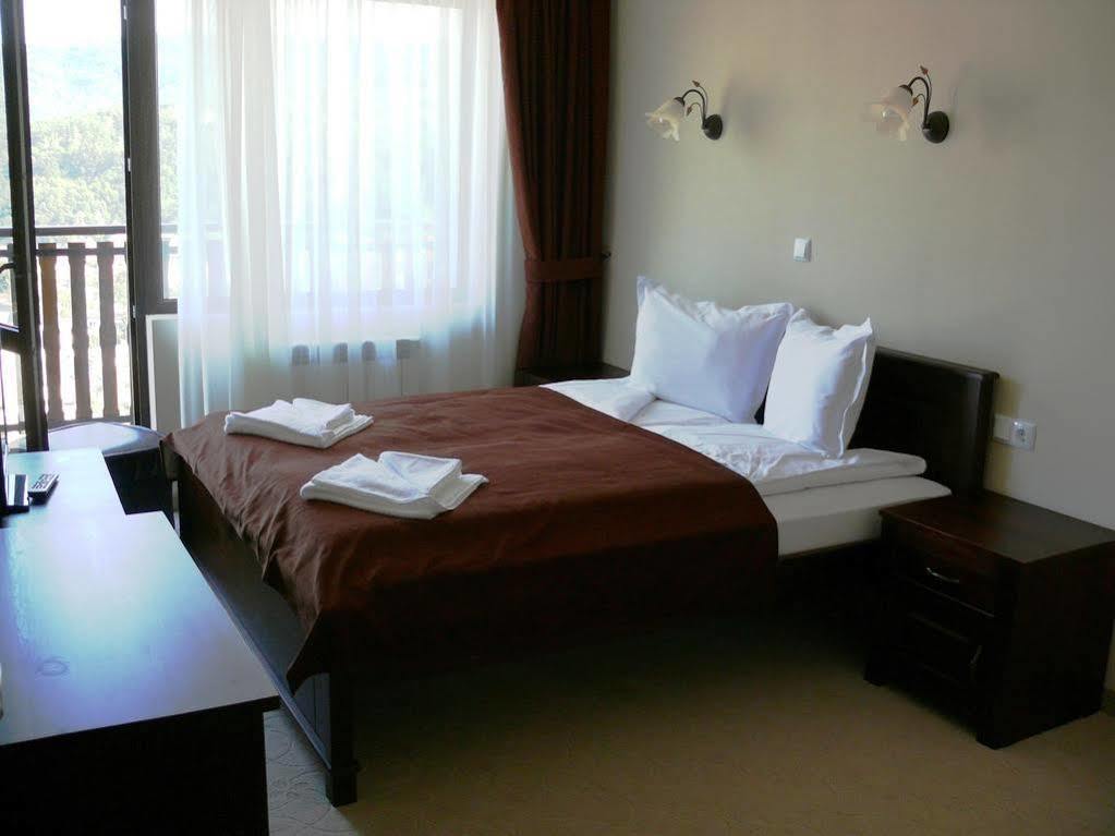 Family Hotel Bela Tryavna Esterno foto